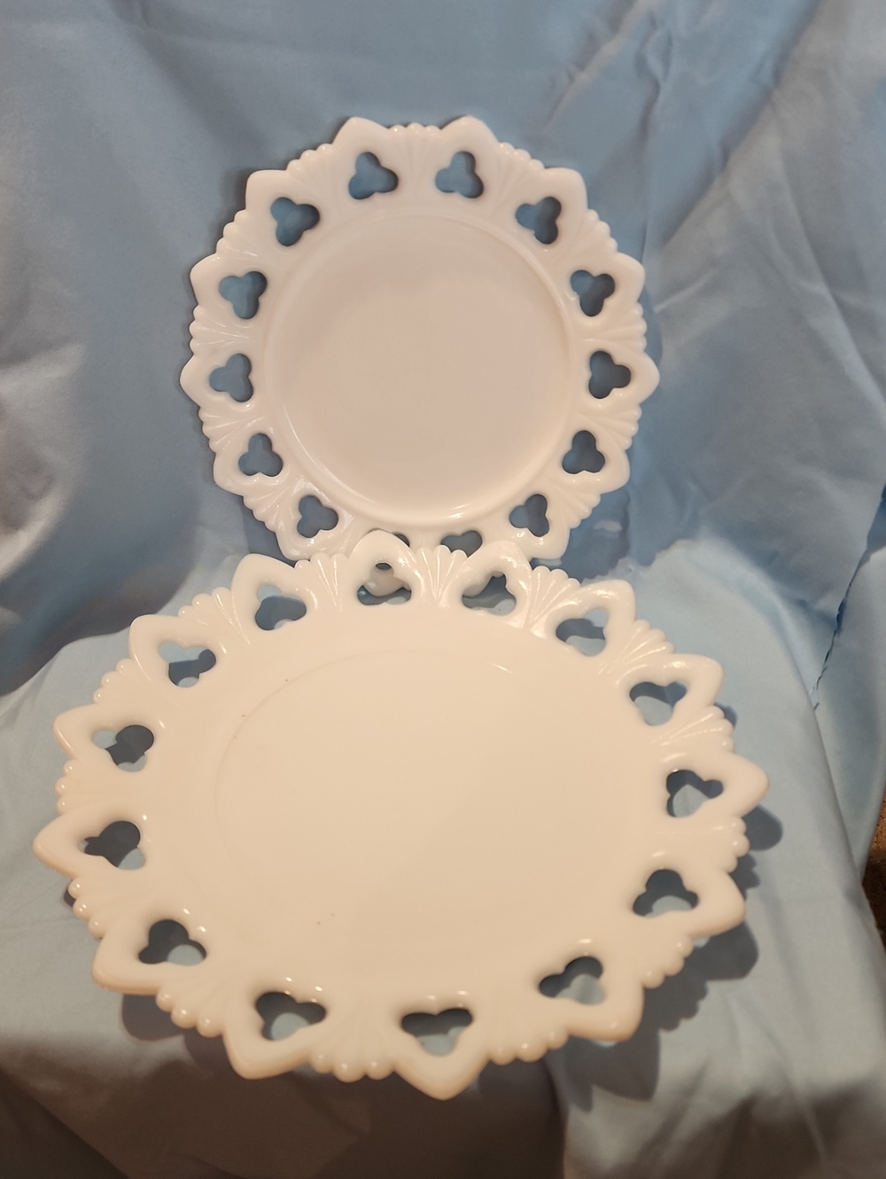 Vintage Kemple Milk Glass "Shell & Club" Lace Edge Plates - Set of 2 (Nested)